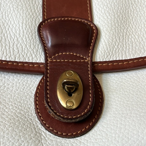 Coach cream pebbled leather shoulder bag - Picture 3 of 16